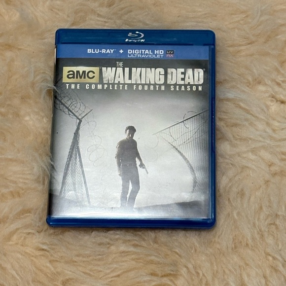 The Walking Dead Season 4 Blu-Ray - Picture 1 of 3
